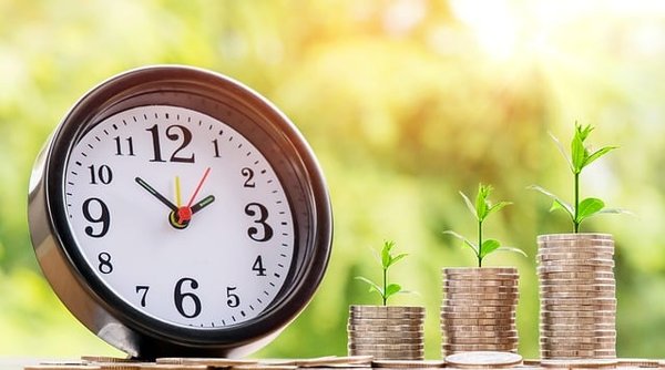 Stratégies Prédictives : Comment Anticiper les Mouvements du Marché pour Maximiser Vos Gains